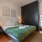 32 -lovely 2 Bedroom In Principe Real Апартаменти *